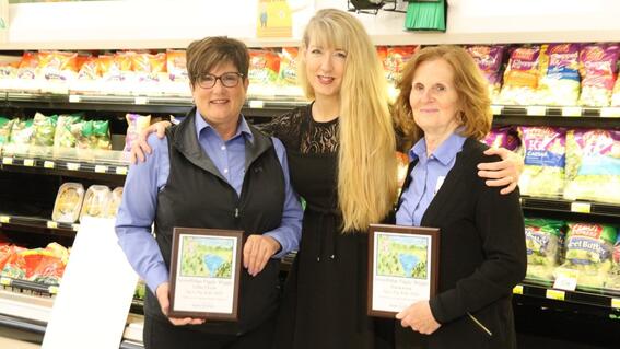 StoneRidge Piggly Wiggly presented plaques for their fundraising efforts