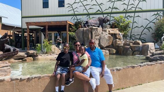 TXGF- Randy and his family at zoo