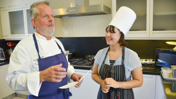 Giselle talking with the head chef