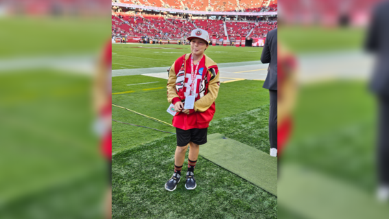 Elijah with 49ers