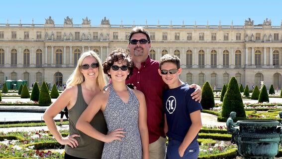 Amy and her family during her wish to go to Paris
