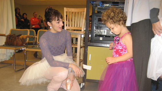 Dayssi meeting a real ballerina in person on her wish day in 2007.