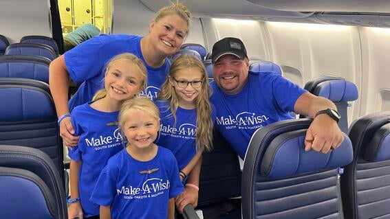 jalyn and family - airplane