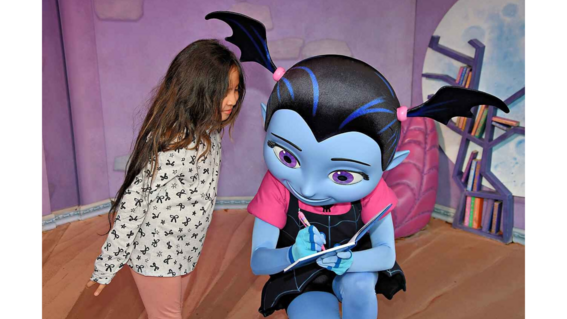 Wish kid Bridget meets Vampirina