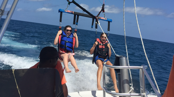 When they docked in Nassau, Isabella and her family enjoyed a sunny day in The Bahamas and even went parasailing!