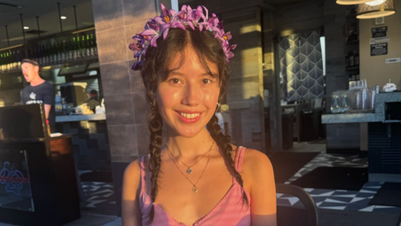Samantha wished to visit Hawaii.