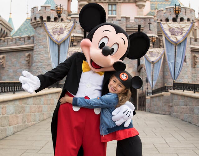 #ShareYourEars in Celebration of Mickey Mouse’s 90th Anniversary!