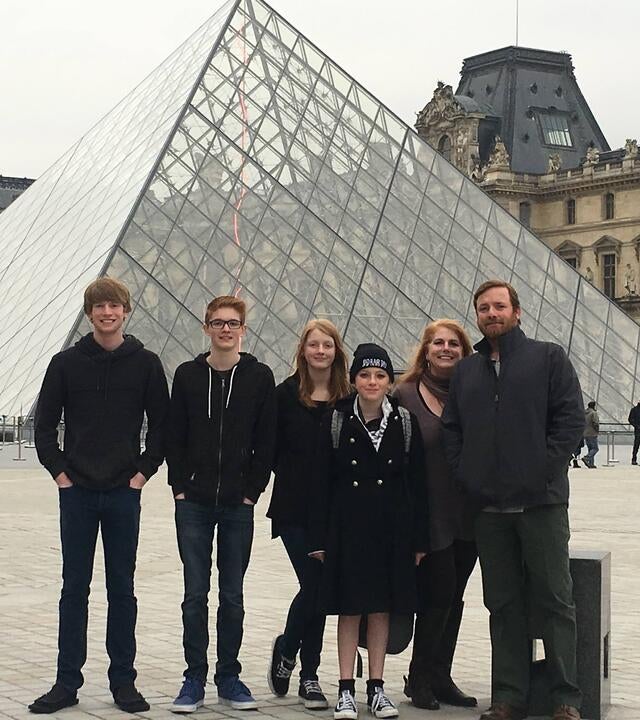 Sydney with family at Luvre
