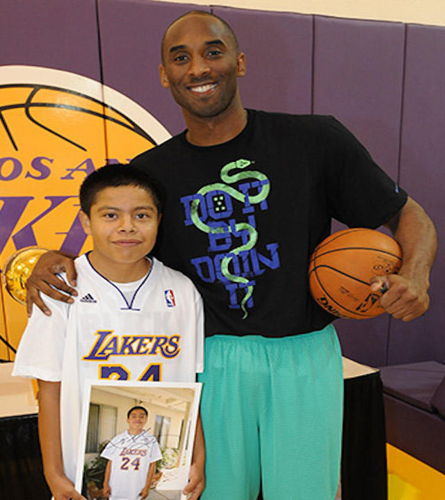 Wish kid David and Kobe Bryant