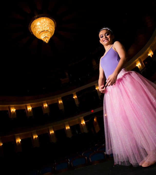 Gysella posando en su sección fotográfica en el Teatro Tapia