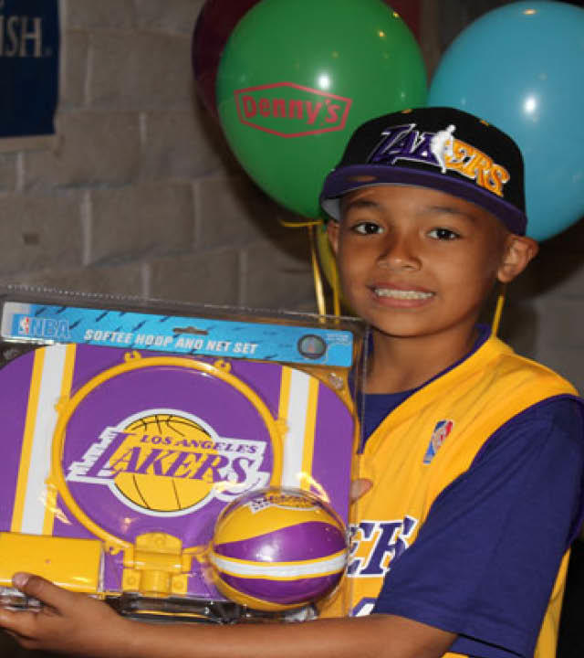 wish foundation lakers