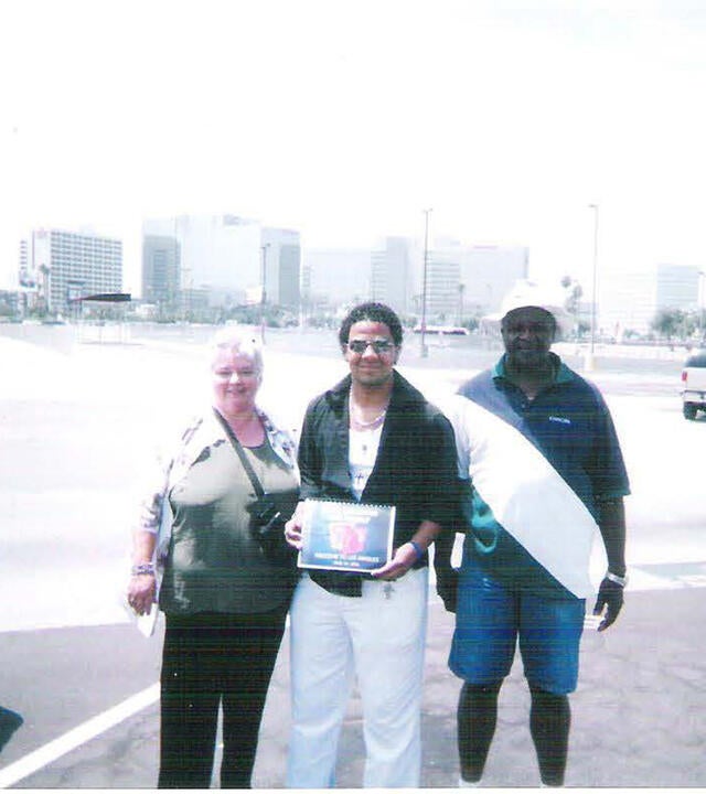 Wish Alumni Ryan with his family on his wish to go to Los Angeles
