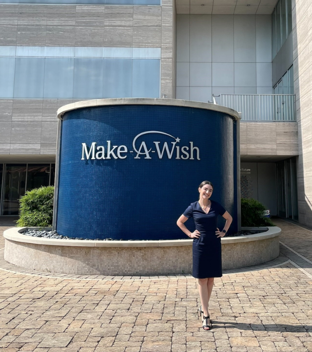 Malissa by fountain