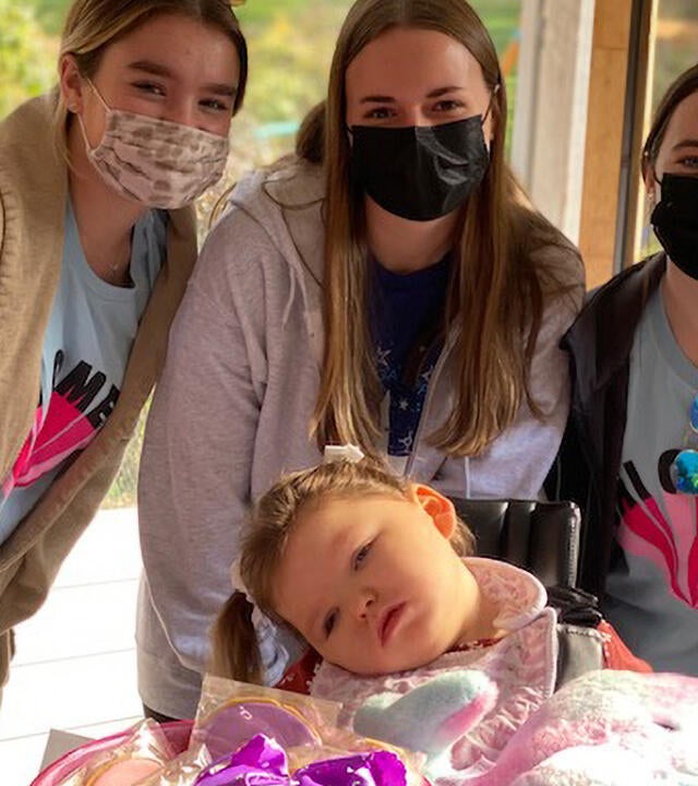 Noelle with Chi Omega sisters