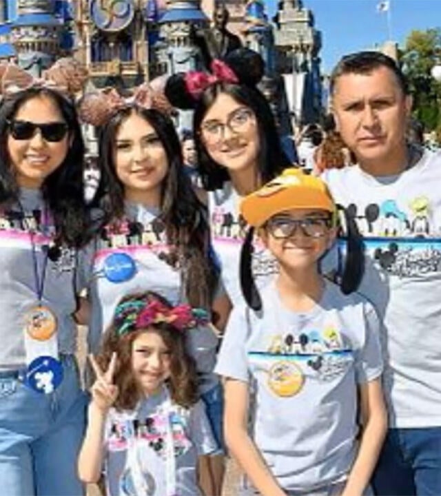 El deseo de Sofia a visitar Disney World y disfrutar de los juegos mecánicos