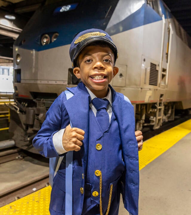 Wish kid Hazael in train station