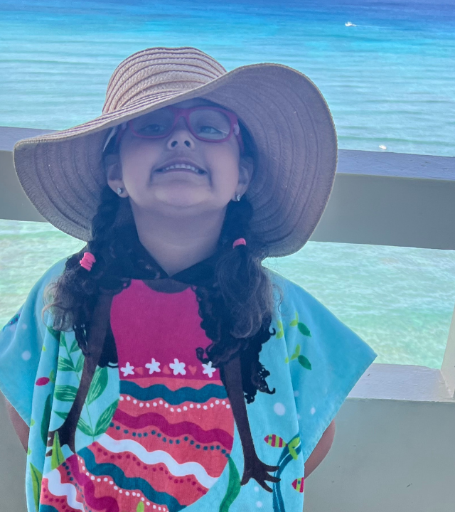 Hazel in vacation clothes