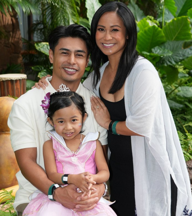 Bella and her parents at Aulani, A Disney Resort & Spa in Hawaii