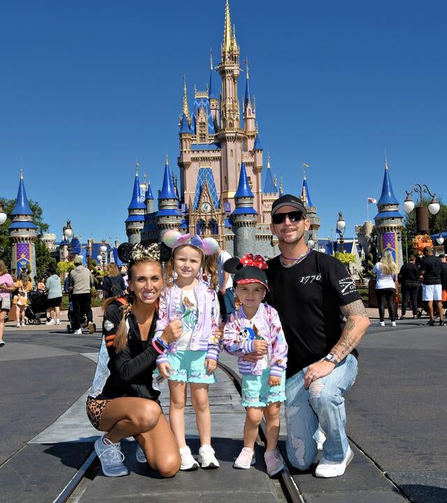 Wish kid Payton with her family on her wish