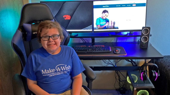 Wish Kid Noah on his new computer