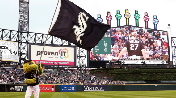 Chicago White Sox Southpaw on field