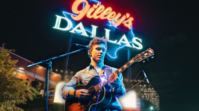 Ty Myers playing guitar at Gilley's Dallas