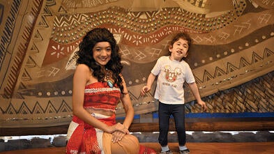 Aelyn and Moana taking a picture