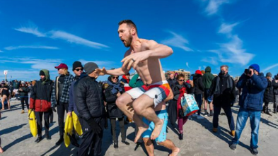 Long Beach Polar Bear Splasher