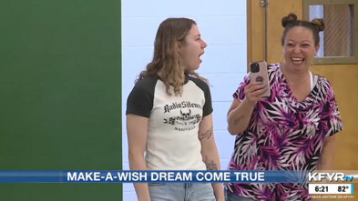 Hailyann and her mom, Nicole, walking into her wish reveal