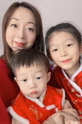 Tavia and children