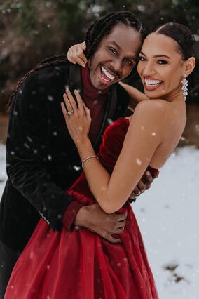 Justus and Taylor in the snow