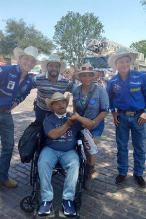 Osvaldo with some of his bull riding heroes.