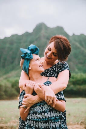 Wish kid Sydni and Mom