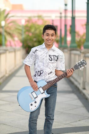 Elgyn - Quiero tener una guitarra electrica - Puerto Rico