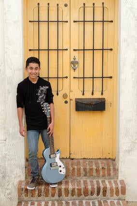 Elgyn - Quiero tener una guitarra electrica - Puerto Rico