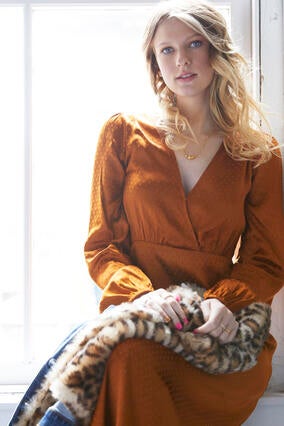 Emalyn modeling 