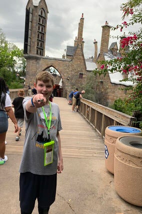 Edward at Hogsmeade Harry Potter at Universal Studios