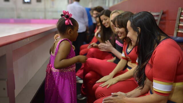 Nicole meets skaters